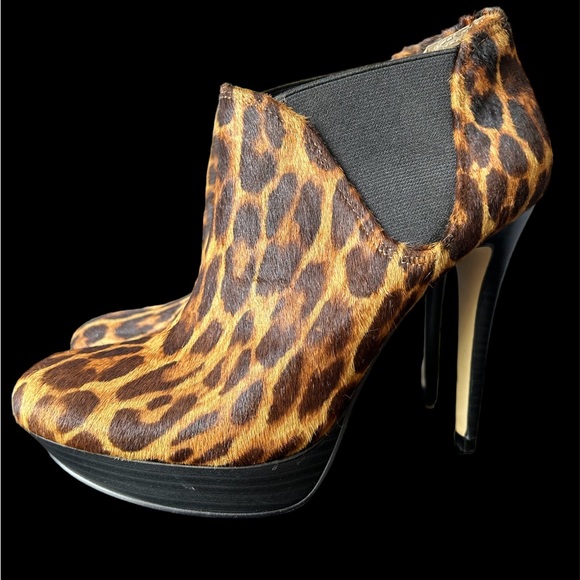 NWOB INC International Leopard Platform Heels - Picture 5 of 15